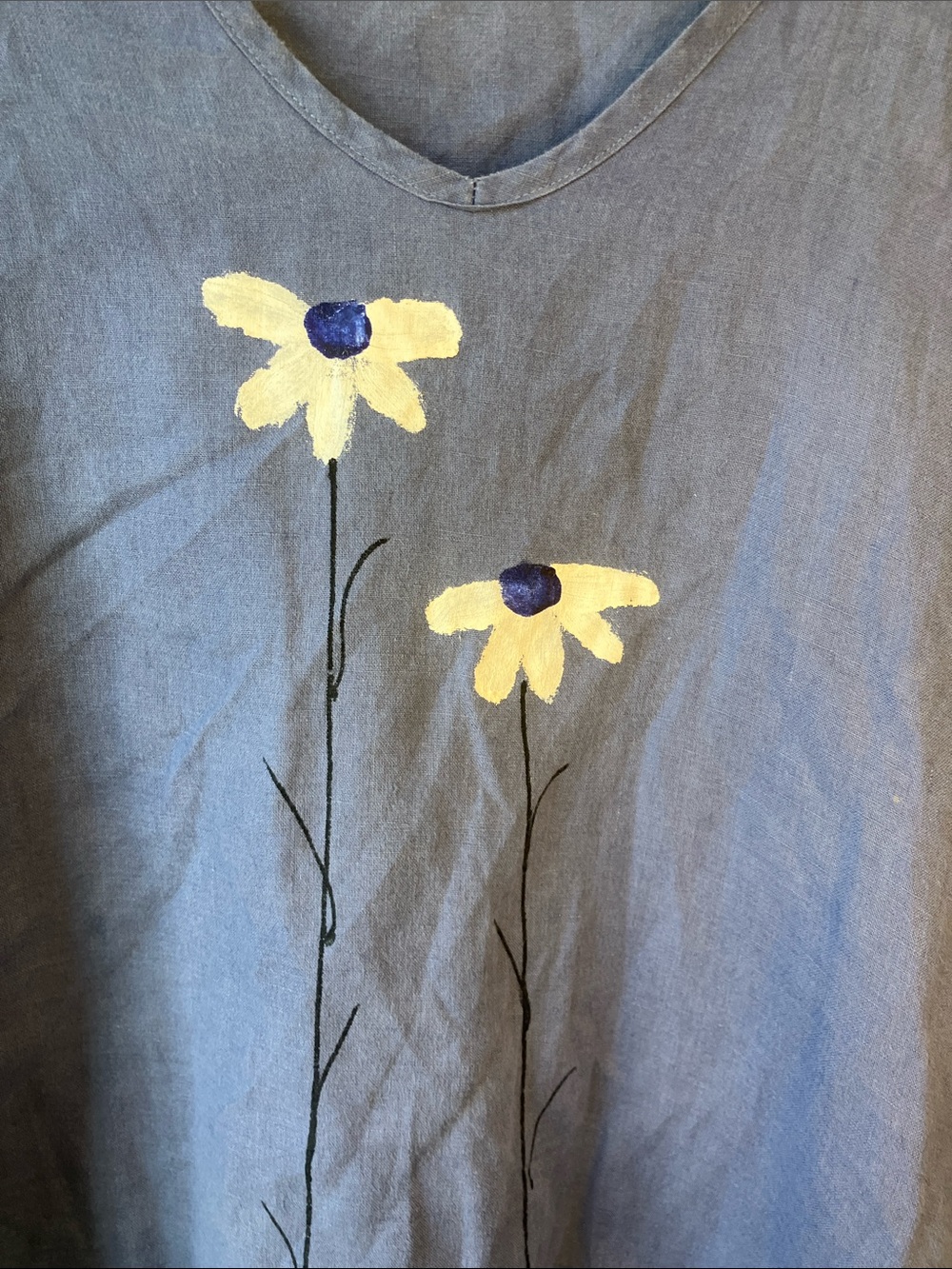 FLAX Vintage Blue Linen Flowy V-Neck Top w/ White Daisy Customization Size M - Picture 3 of 11